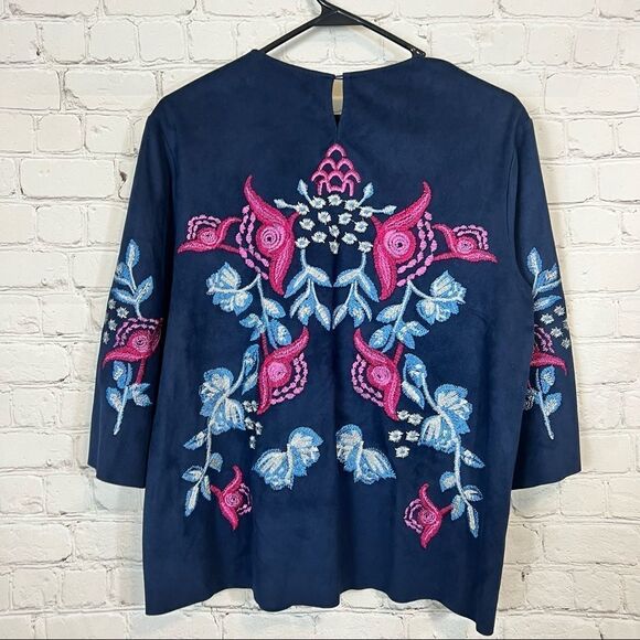 Zara Women’s Size Small Navy Blue Faux Suede Embroidered Swing Top - Picture 4 of 6